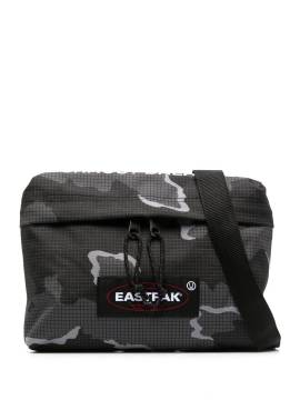 Eastpak Schultertasche mit Logo-Patch - Schwarz von Eastpak