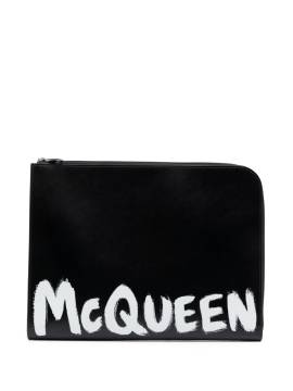 Alexander McQueen Clutch mit Graffiti-Print - Schwarz von Alexander McQueen