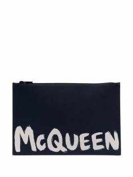 Alexander McQueen Clutch mit Logo-Print - Blau von Alexander McQueen