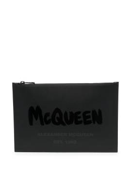 Alexander McQueen Flache Clutch mit Logo-Print - Schwarz von Alexander McQueen