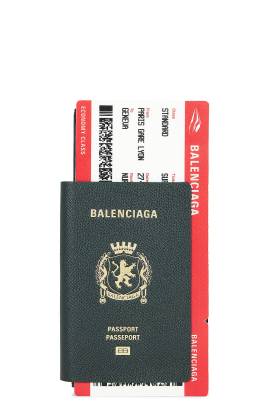 Balenciaga PORTEMONNAIE PASS in Passport Green - Green. Size all. von Balenciaga