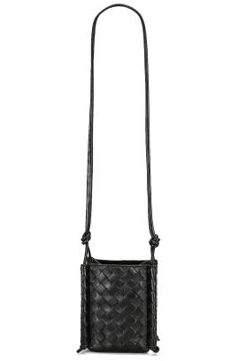 Bottega Veneta TASCHE POUCH ON STRAP in Black & Gold - Black. Size all. von Bottega Veneta