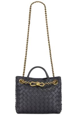 Bottega Veneta TASCHE SMALL ANDIAMO in Shadow N & Muse Brass - Charcoal. Size all. von Bottega Veneta