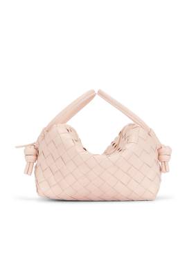 Bottega Veneta TASCHE SMALL LOOP in Cameo & Muse Brass - Cream. Size all. von Bottega Veneta