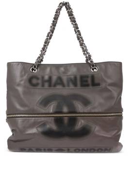 CHANEL Pre-Owned 2008 Paris London Tote Bag - Grau von CHANEL Pre-Owned