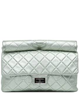 CHANEL Pre-Owned 2010-2011 Reissue 2.55 Metallic Calfskin Roll Clutch - Silber von CHANEL Pre-Owned