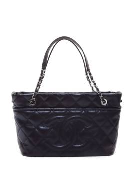 CHANEL Pre-Owned 2013 pre-owned Shopper mit Steppung und CC-Motiv - Schwarz von CHANEL Pre-Owned