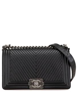 CHANEL Pre-Owned 2014 mittelgroße Chevron Boy Flap Umhängetasche aus Lammleder - Schwarz von CHANEL Pre-Owned