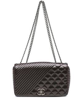 CHANEL Pre-Owned 2015-2016 mittelgroße Coco Boy Flap Schultertasche aus Lackleder - Violett von CHANEL Pre-Owned