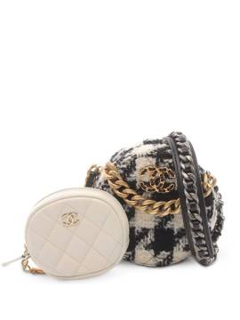 CHANEL Pre-Owned 2019 runde 19 Clutch aus Tweed mit Portemonnaie - Weiß von CHANEL Pre-Owned