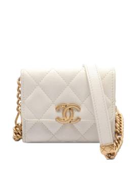 CHANEL Pre-Owned 2021 Kartenetui aus gestepptem Kaviarleder mit Kette - Weiß von CHANEL Pre-Owned