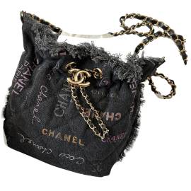 Chanel Gabrielle Bucket Cross body tashe von Chanel