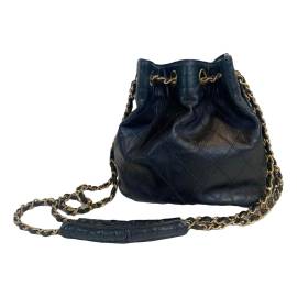 Chanel Gabrielle Bucket Leder Handtaschen von Chanel