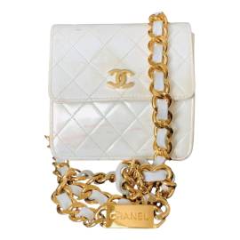 Chanel Timeless/Classique Lackleder Portemonnaie von Chanel