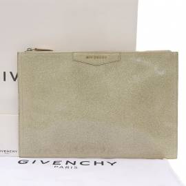 Givenchy Antigona Lackleder Clutches von Givenchy