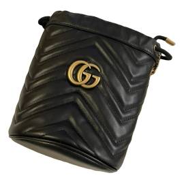 Gucci GG Marmont Chain Bucket Leder Cross body tashe von Gucci