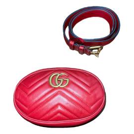 Gucci GG Marmont Oval Leder Handtaschen von Gucci