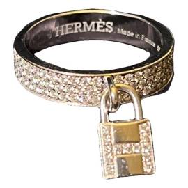 Hermès Kelly Clochette Weißgold Ringe von Hermès