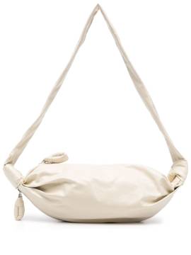 LEMAIRE Kleine Croissant Schultertasche - Nude von LEMAIRE