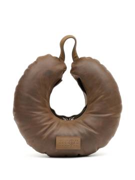 MM6 Maison Margiela Travel Pillow Schultertasche - Braun von MM6 Maison Margiela