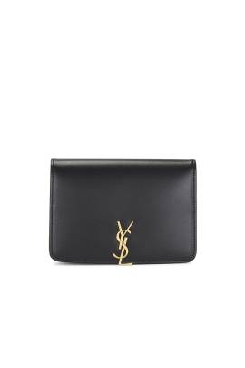 Saint Laurent REISEPASS-HÜLLE in Nero - Black. Size all. von Saint Laurent