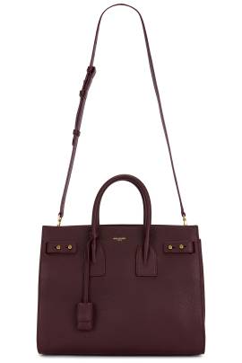 Saint Laurent TASCHE SMALL SAC DE JOUR SUPPLE in Hot Wine - Wine. Size all. von Saint Laurent