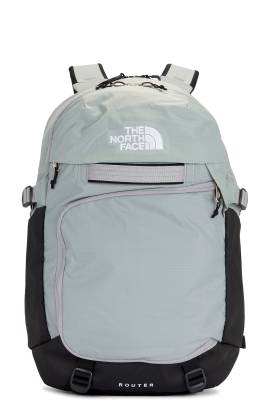 The North Face RUCKSACK in Meld Grey & TNF Black - Grey. Size all. von The North Face