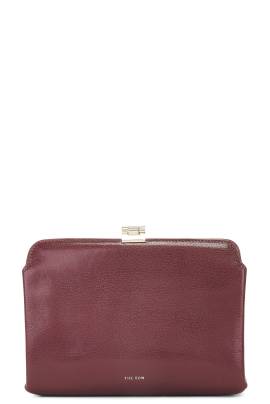 The Row TASCHE AMAZON in Raisin SHG - Burgundy. Size all. von The Row