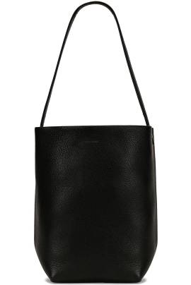 The Row TOTE-BAG N/S PARK in Black PLD - Black. Size all. von The Row