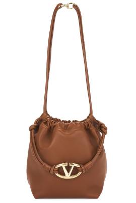 Valentino Garavani TASCHE V LOGO DRAWSTRING in Tabak - Brown. Size all. von Valentino Garavani