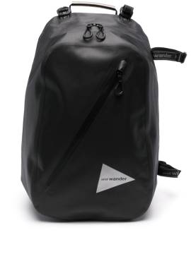 and Wander Rucksack mit Logo-Print - Schwarz von and Wander